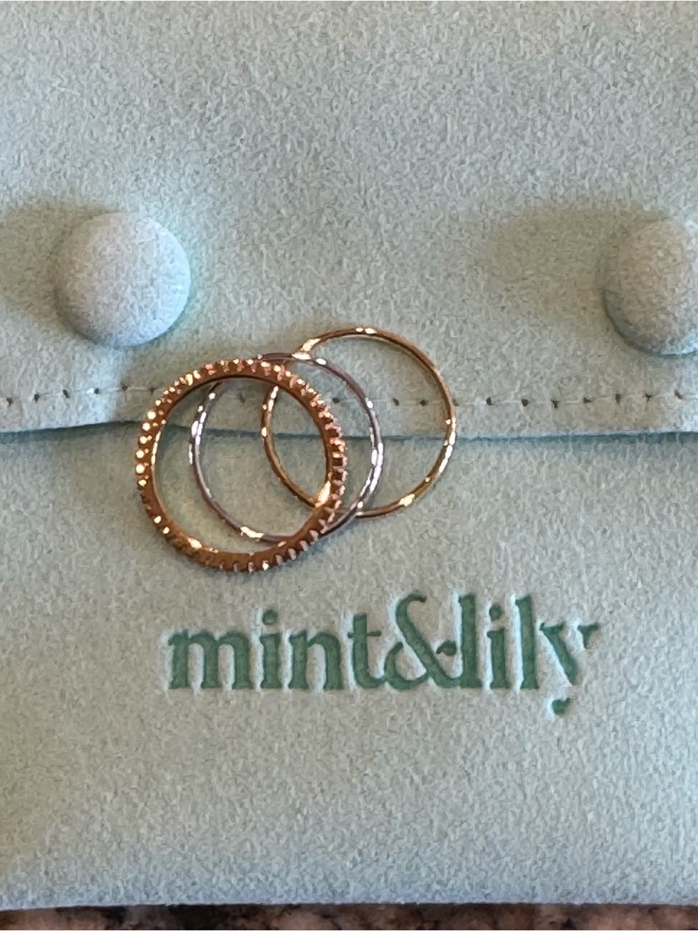 Mint & Lilly Stackable Rings. Size 6 ✨